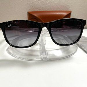 Ray-Ban Andy sunglasses (RB4202). Black frame/grey gradient lenses.